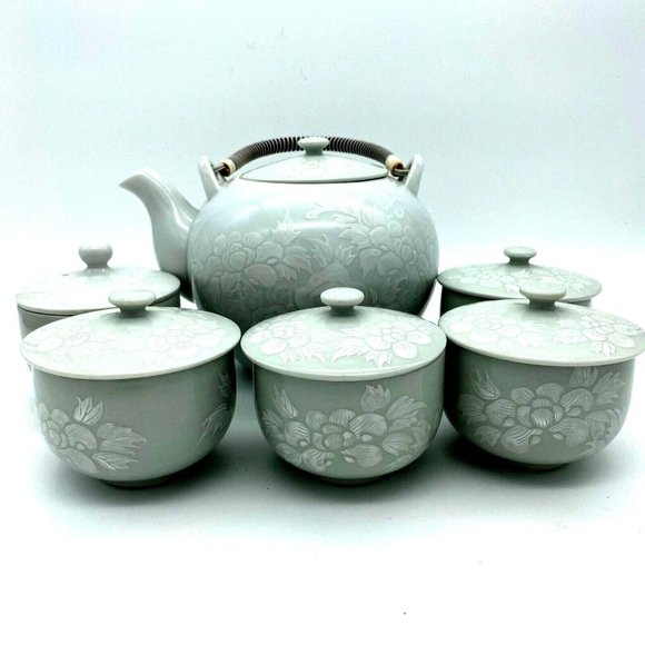 Japanese Tea Pot 5 Cups w/Lids Porcelain White - Picture 1 of 11